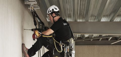 Técnico Instalador de Anclajes para trabajo en altura
